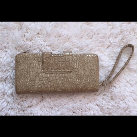 🎉HP🎉LIKE NEW Kenneth Cole Reaction Wallet Wristlet - Picture 3 of 4